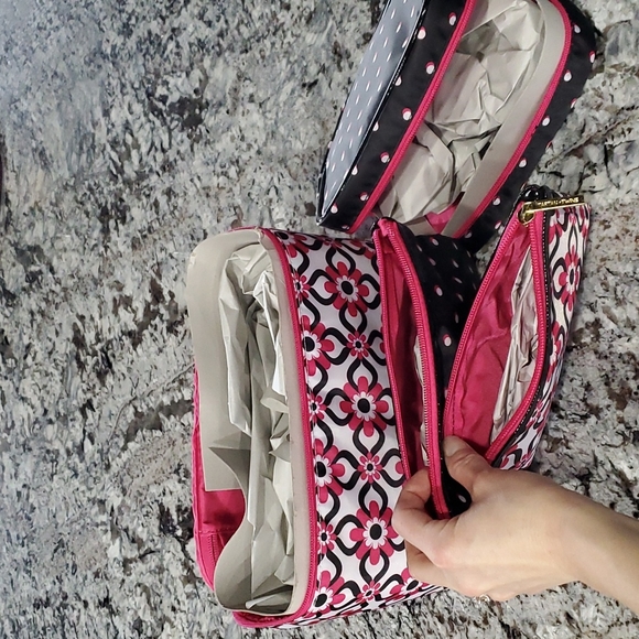 Set of 4 New Cosmetic Bags - Picture 6 of 10